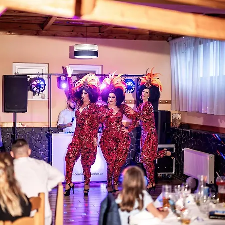 特鲁斯酒店 酒店