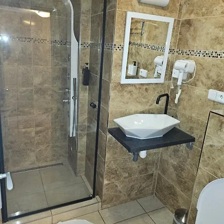 Ξενοδοχείο Taurus 3*